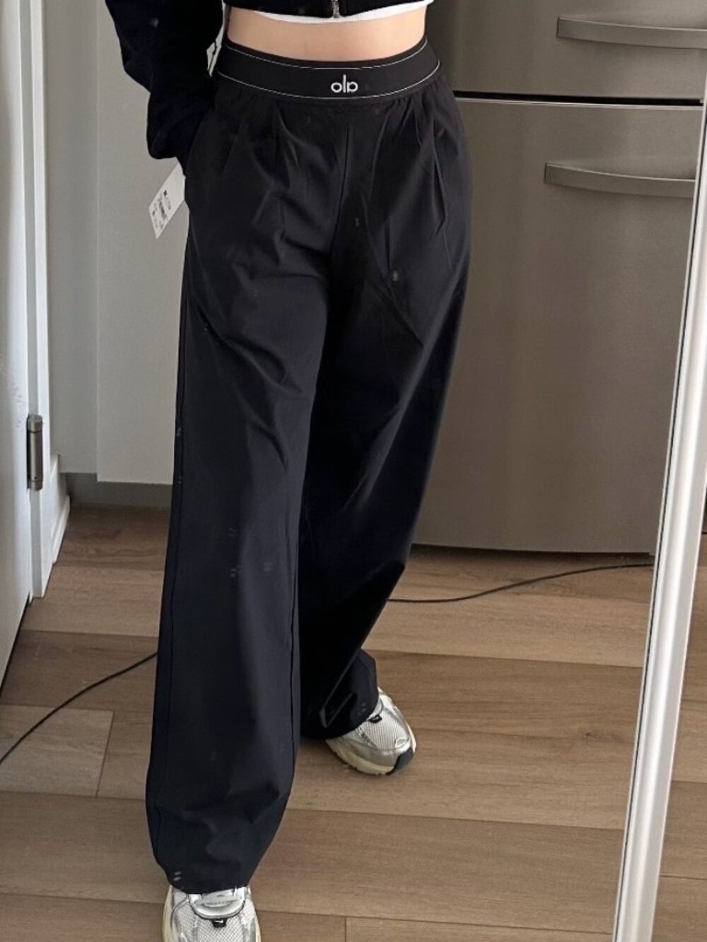 🎉NWT ALO Yoga Suit Up Trouser Black🍷Relaxed Wide Leg Pants 30" Elevated Look